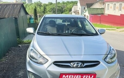 Hyundai Solaris II рестайлинг, 2011 год, 730 000 рублей, 1 фотография