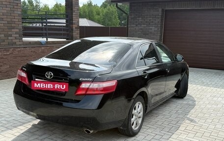 Toyota Camry, 2011 год, 930 000 рублей, 4 фотография