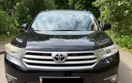 Toyota Highlander III, 2011 год, 1 150 000 рублей, 2 фотография