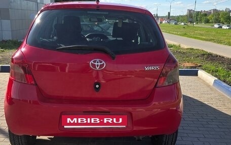 Toyota Yaris III рестайлинг, 2008 год, 600 000 рублей, 3 фотография