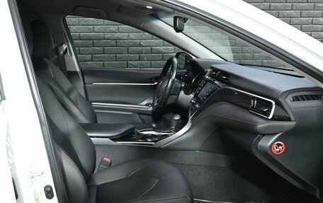 Toyota Camry, 2018 год, 2 499 000 рублей, 11 фотография