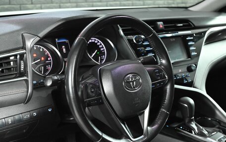 Toyota Camry, 2018 год, 2 499 000 рублей, 13 фотография