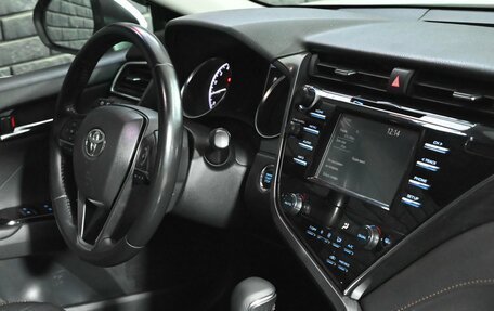 Toyota Camry, 2018 год, 2 499 000 рублей, 14 фотография