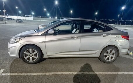 Hyundai Solaris II рестайлинг, 2011 год, 730 000 рублей, 3 фотография