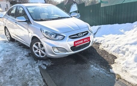 Hyundai Solaris II рестайлинг, 2011 год, 730 000 рублей, 5 фотография