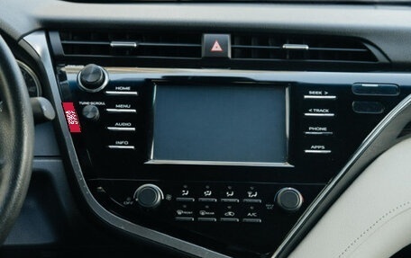 Toyota Camry, 2018 год, 2 320 000 рублей, 9 фотография