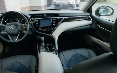 Toyota Camry, 2018 год, 2 320 000 рублей, 13 фотография