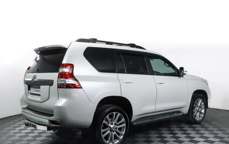 Toyota Land Cruiser Prado 150 рестайлинг 2, 2015 год, 3 990 000 рублей, 5 фотография