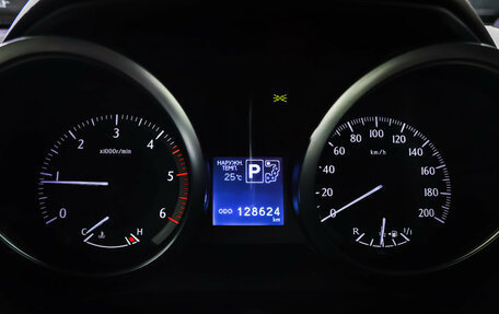 Toyota Land Cruiser Prado 150 рестайлинг 2, 2015 год, 3 990 000 рублей, 12 фотография