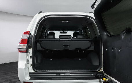 Toyota Land Cruiser Prado 150 рестайлинг 2, 2015 год, 3 990 000 рублей, 10 фотография