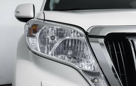 Toyota Land Cruiser Prado 150 рестайлинг 2, 2015 год, 3 990 000 рублей, 17 фотография