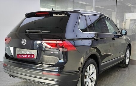 Volkswagen Tiguan II, 2018 год, 2 940 000 рублей, 6 фотография
