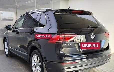 Volkswagen Tiguan II, 2018 год, 2 940 000 рублей, 8 фотография