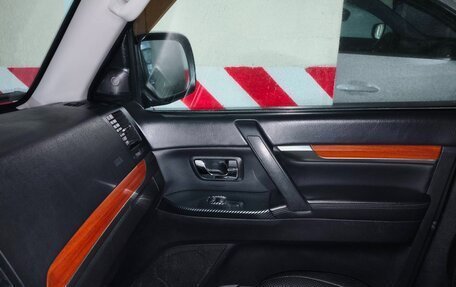 Mitsubishi Pajero IV, 2011 год, 2 350 000 рублей, 7 фотография