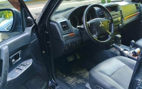 Mitsubishi Pajero IV, 2011 год, 2 350 000 рублей, 10 фотография