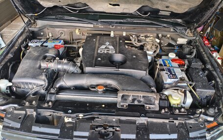 Mitsubishi Pajero IV, 2011 год, 2 350 000 рублей, 4 фотография