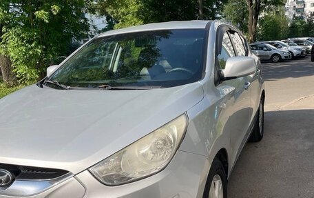 Hyundai Tucson III, 2010 год, 920 000 рублей, 2 фотография