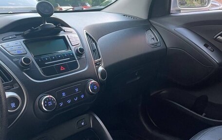Hyundai Tucson III, 2010 год, 920 000 рублей, 11 фотография