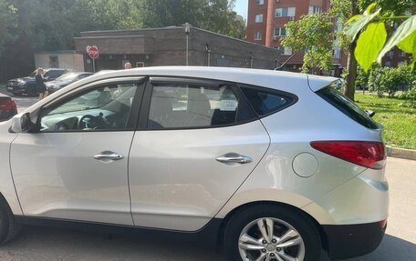 Hyundai Tucson III, 2010 год, 920 000 рублей, 9 фотография