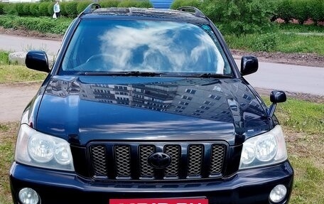 Toyota Kluger I, 2003 год, 1 300 000 рублей, 8 фотография