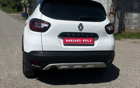 Renault Kaptur I рестайлинг, 2022 год, 1 350 000 рублей, 2 фотография