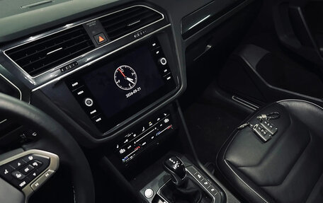 Volkswagen Tiguan II, 2023 год, 2 700 000 рублей, 12 фотография