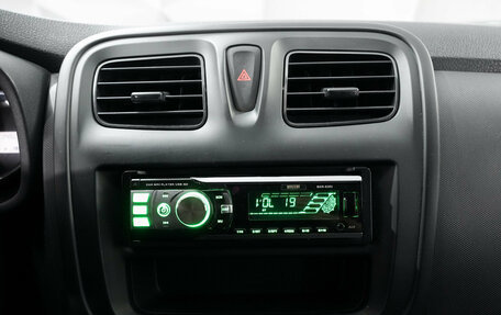 Renault Logan II, 2017 год, 730 000 рублей, 12 фотография
