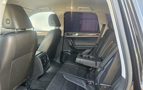 Volkswagen Touareg III, 2011 год, 1 700 000 рублей, 10 фотография