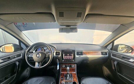 Volkswagen Touareg III, 2011 год, 1 700 000 рублей, 8 фотография