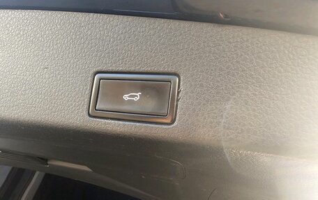 Volkswagen Touareg III, 2011 год, 1 700 000 рублей, 14 фотография