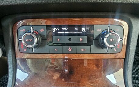 Volkswagen Touareg III, 2011 год, 1 700 000 рублей, 20 фотография