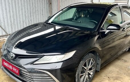 Toyota Camry, 2021 год, 3 800 000 рублей, 1 фотография