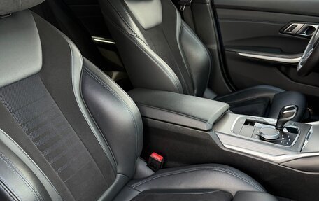 BMW 3 серия, 2019 год, 3 600 000 рублей, 23 фотография