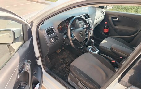 Volkswagen Polo VI (EU Market), 2016 год, 1 075 000 рублей, 3 фотография