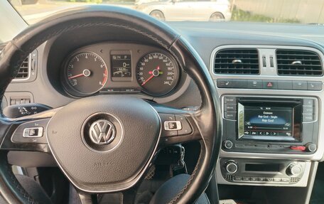 Volkswagen Polo VI (EU Market), 2016 год, 1 075 000 рублей, 2 фотография