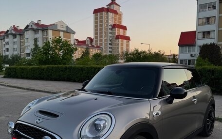 MINI Hatch, 2017 год, 2 450 000 рублей, 3 фотография