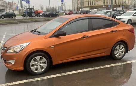 Hyundai Solaris II рестайлинг, 2015 год, 650 000 рублей, 3 фотография