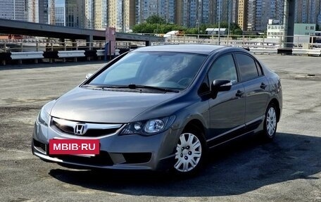 Honda Civic VIII, 2010 год, 999 000 рублей, 3 фотография