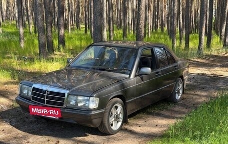 Mercedes-Benz 190 (W201), 1985 год, 200 000 рублей, 4 фотография