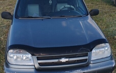 Chevrolet Niva I рестайлинг, 2004 год, 185 000 рублей, 21 фотография