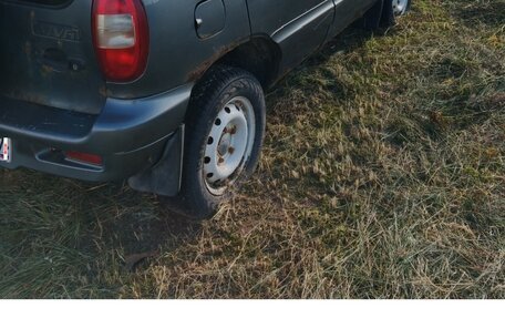 Chevrolet Niva I рестайлинг, 2004 год, 185 000 рублей, 23 фотография