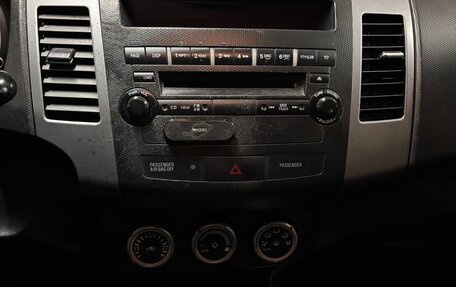 Mitsubishi Outlander III рестайлинг 3, 2008 год, 800 000 рублей, 10 фотография