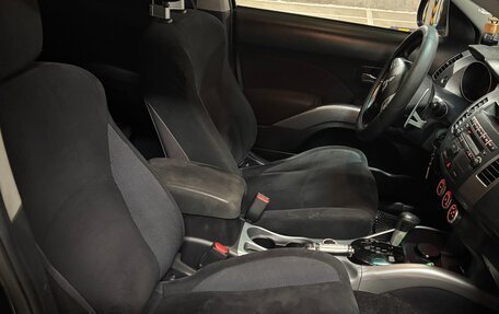Mitsubishi Outlander III рестайлинг 3, 2008 год, 800 000 рублей, 13 фотография