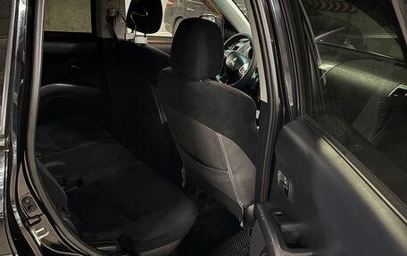 Mitsubishi Outlander III рестайлинг 3, 2008 год, 800 000 рублей, 14 фотография
