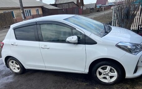 Toyota Vitz, 2017 год, 880 000 рублей, 5 фотография