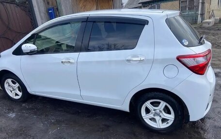 Toyota Vitz, 2017 год, 880 000 рублей, 4 фотография