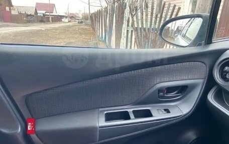 Toyota Vitz, 2017 год, 880 000 рублей, 3 фотография