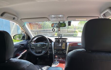 Toyota Camry, 2013 год, 1 950 000 рублей, 10 фотография