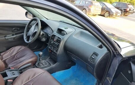 Mitsubishi Carisma I, 2001 год, 138 000 рублей, 23 фотография