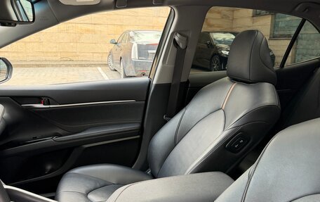 Toyota Camry, 2023 год, 3 370 000 рублей, 9 фотография